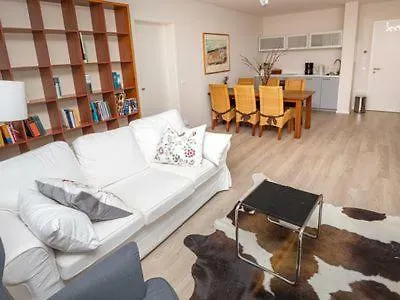 Kuegelgenstrasse 1 * دريسدن